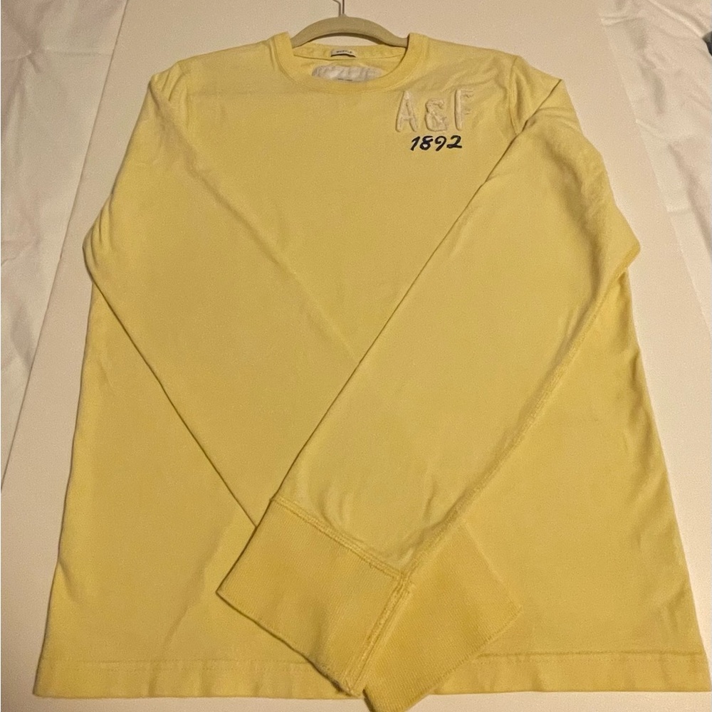 Abercrombie & Fitch cotton long sleeve yellow shirt Size Large.